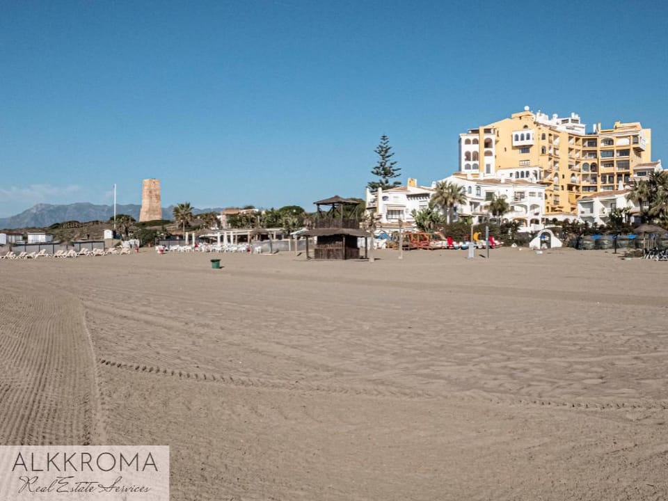 Cozy OCEANVIEW apartment,parking, wifi,3 POOLS Apartment in Marbella