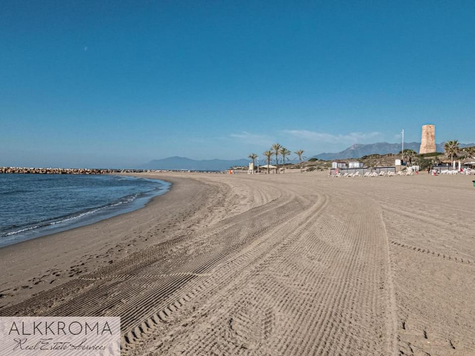 Cozy OCEANVIEW apartment,parking, wifi,3 POOLS Apartment in Marbella