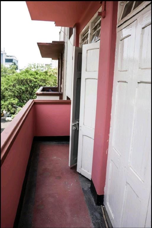 Entire Apartment at Elgin Road - Central Kolkata Apartment in Kolkata