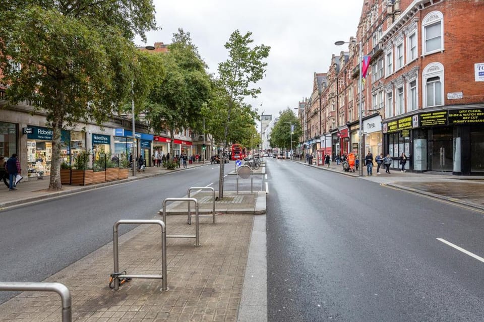  Beautiful 3 Bed, 3 Bath In High St. Kensington Vacation rental in London Borough of Camden