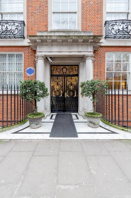 Palatial apartment, Mayfair, London Apartment in City of Westminster