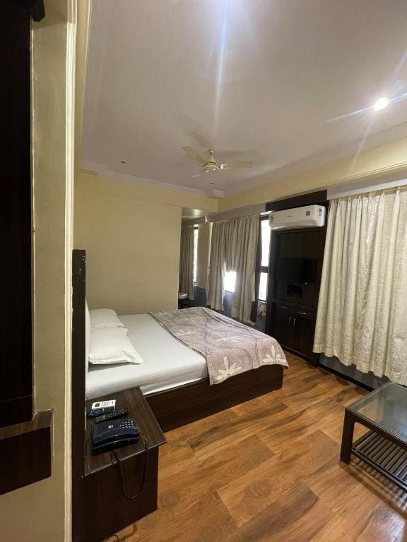 Hotel Divya International Hotel in Thane
