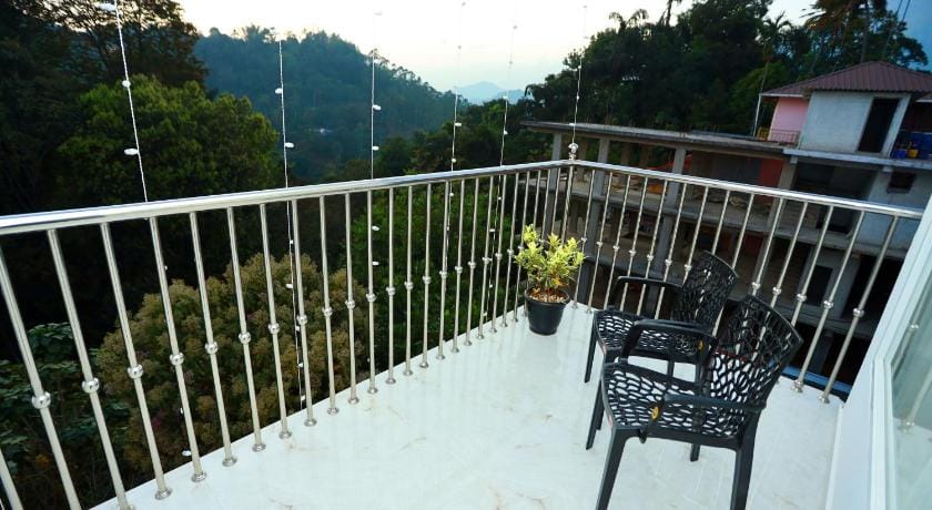 CANDLE WOOD MUNNAR Hotel in Kerala