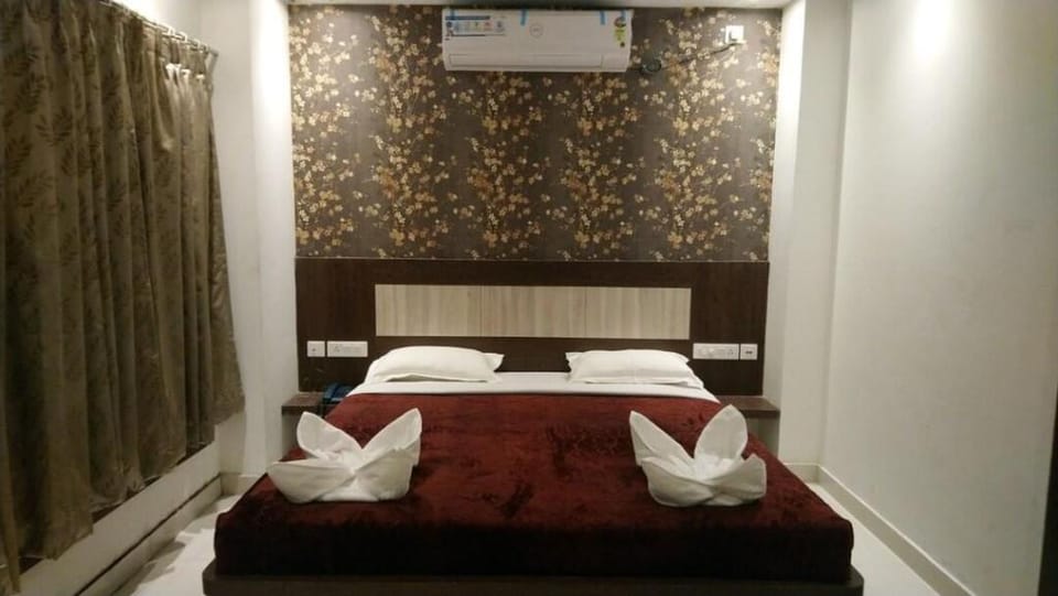 Hotel Home Town Hotel in Puri