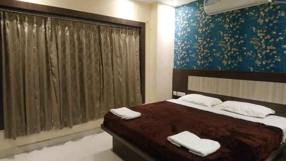 Hotel Home Town Hotel in Puri