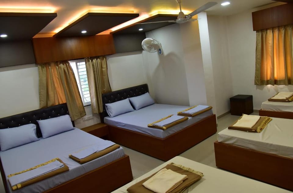 Hotel Bhakt Niwas Shegaon Hotel in Maharashtra