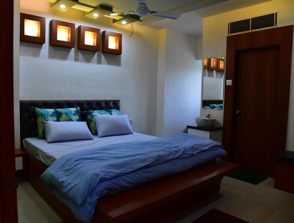 Hotel Bhakt Niwas Shegaon Hotel in Maharashtra