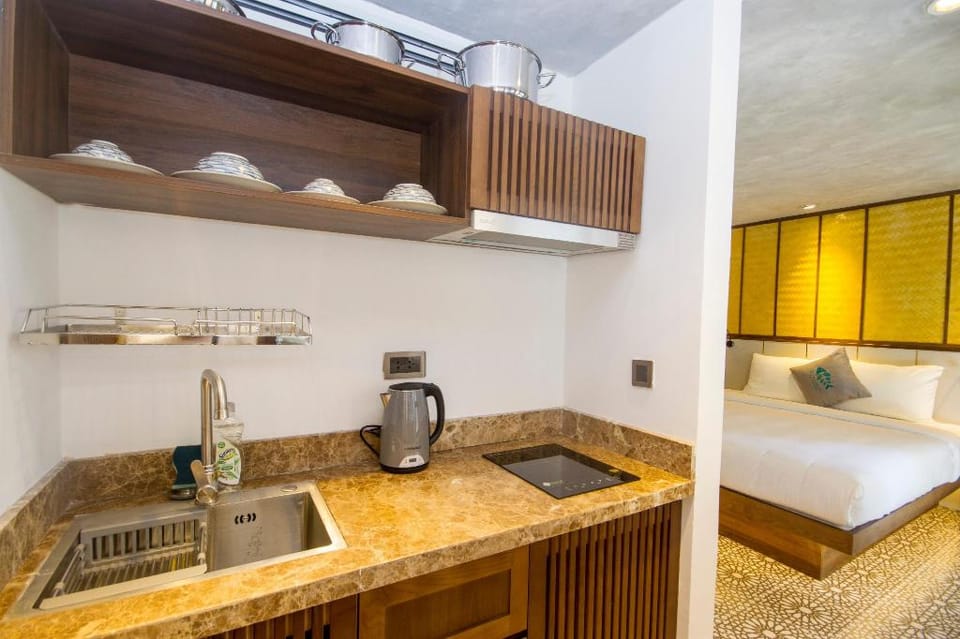 Family Studio Apt by Beach, Free Pickup & Footbath Apartment in Da Nang