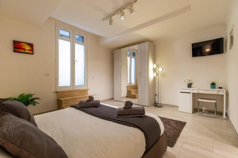 Blonde House Apartment in Naples