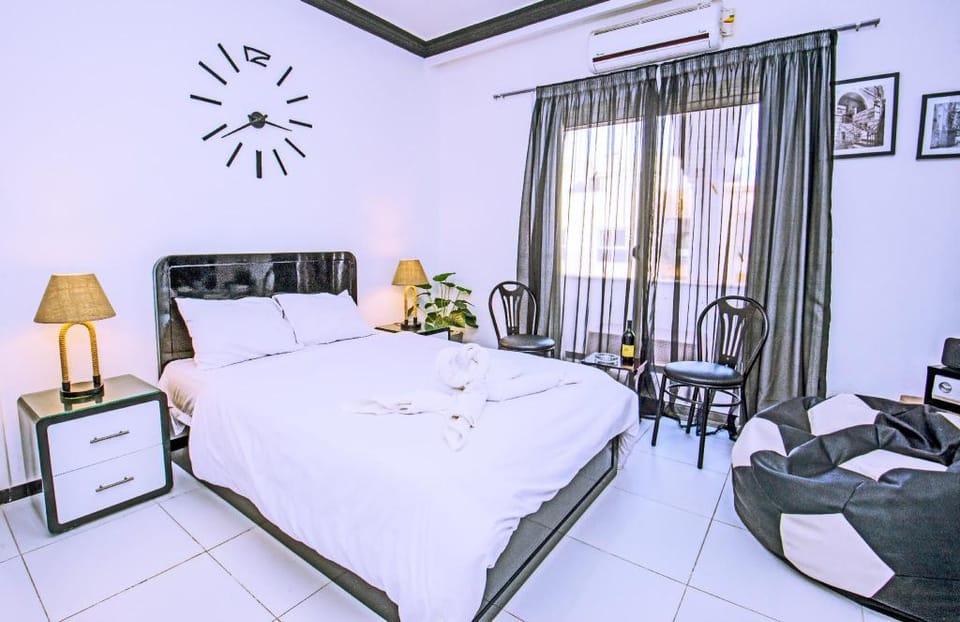 Rare New Marina Hotspot ★ Fast WIFI ★ Balcony ★ AC Apartment in Hurghada