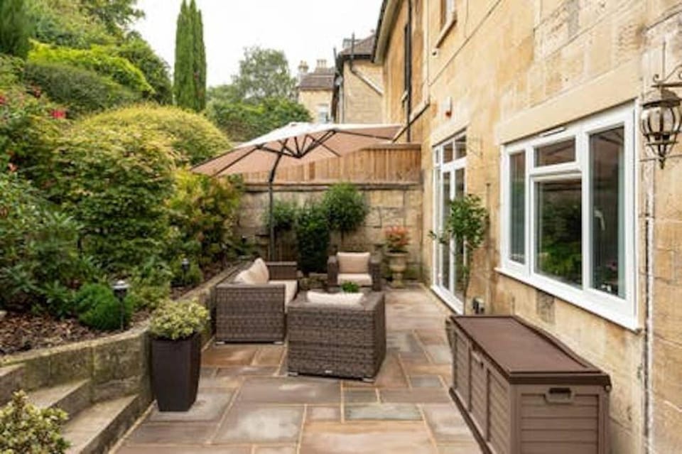 Garden apartment, near Roman Baths 5-10 walk Apartment in Bath