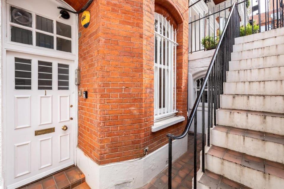 2 bed, 2 bath Kensington, London Apartment in City of Westminster