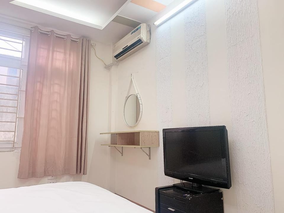 Boutique,cozy room ,west lakeview,couple getaway Vacation rental in Hanoi