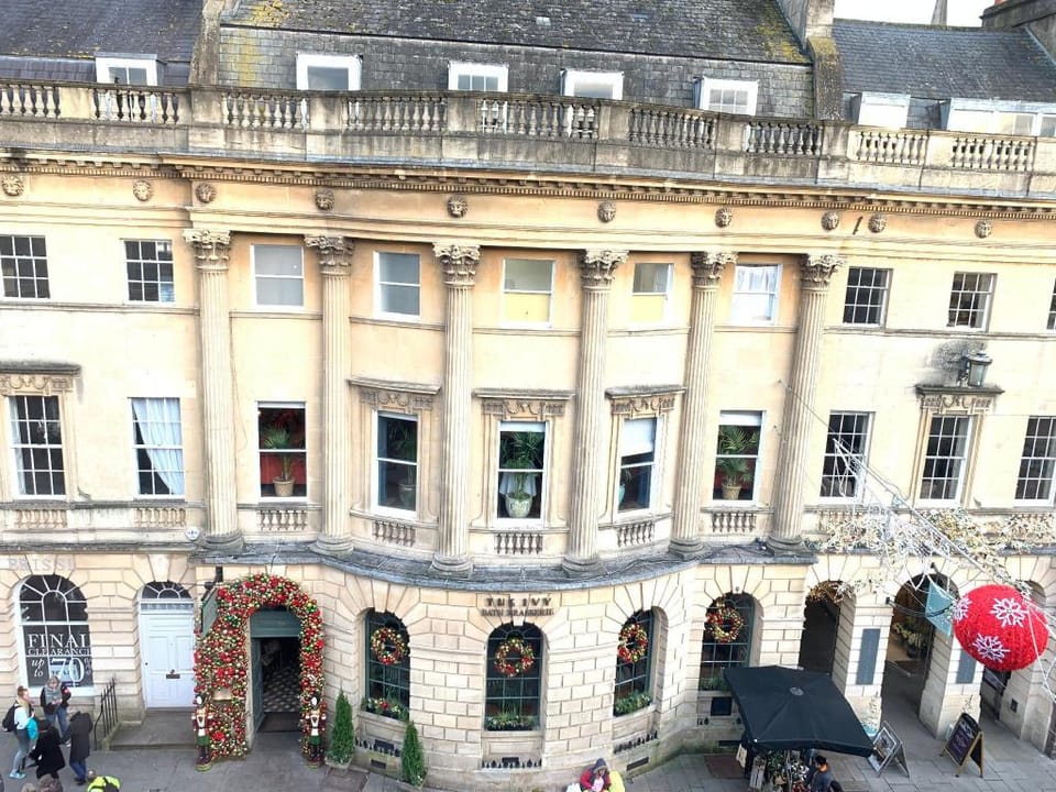 Exceptional & Spacious Apartment in Great Location Apartment in Bath