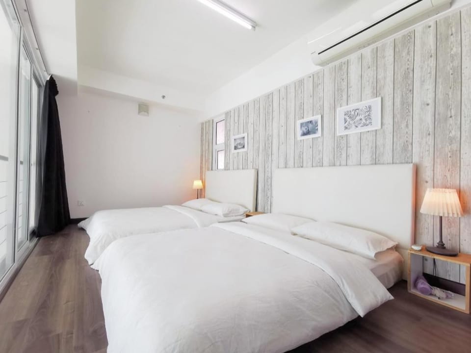 Maritime Suites Holiday Rental Apartment in George Town