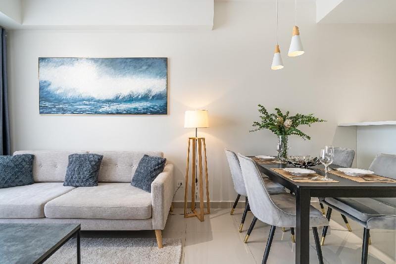 DOWNTOWN 2BR APT, High Floor, FREE POOL Apartment in Ho Chi Minh City