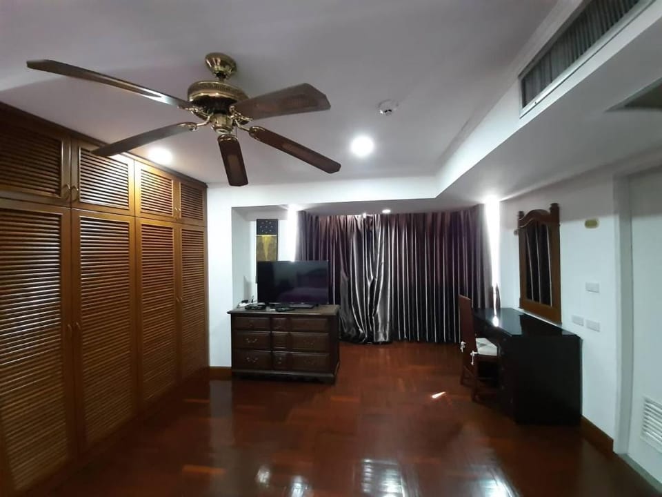 2 Bedroom Apartment Sukhumvit Soi 4 Apartment in Bangkok