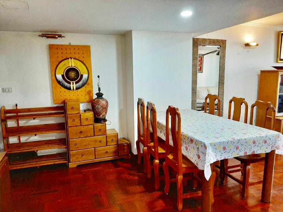 2 Bedroom Apartment Sukhumvit Soi 4 Apartment in Bangkok