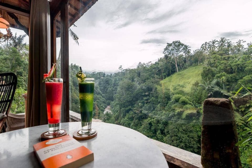 1BR Honeymoon Suite with Flower Bathub Villa in Payangan