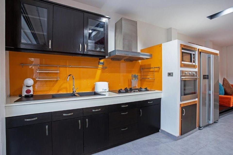 Stylish 3BR Villa Kloua with Private Pool, Chalong Villa in Chalong
