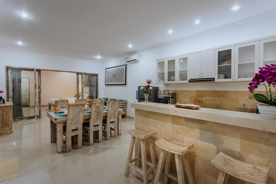 Villa Cathy, Seminyak - Private 3 Bed Pool Villa! Villa in North Kuta