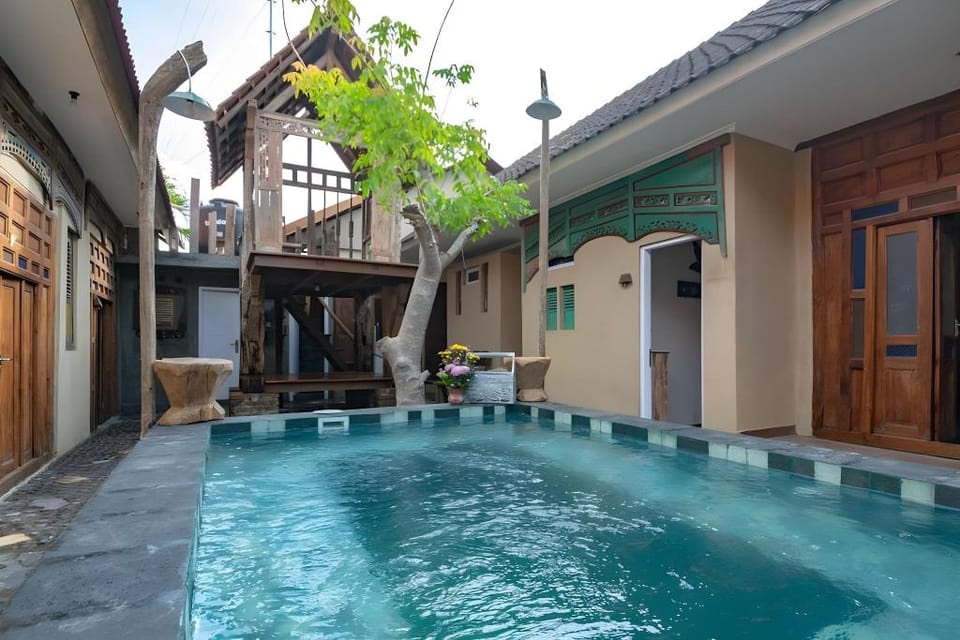 TwoSpaces Living at Wave And Chill House, Canggu Bed and Breakfast in North Kuta