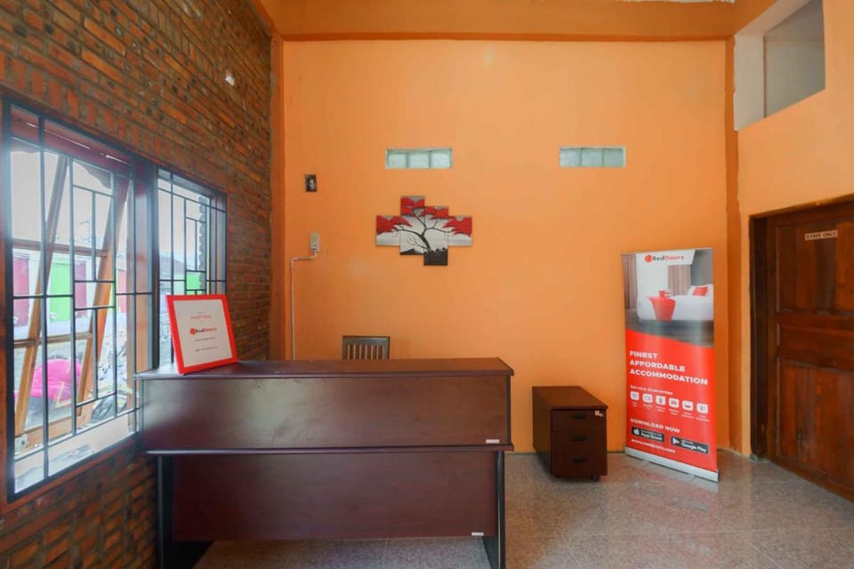 RedDoorz near Bukit Kubu Berastagi Bed and Breakfast in Indonesia
