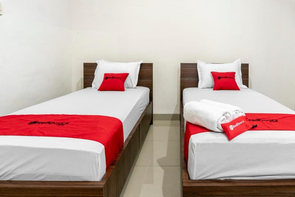 RedDoorz Syariah near Stadion Teladan Medan Bed and Breakfast in Indonesia