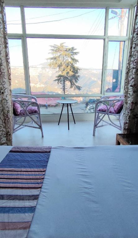 Curve Villa - City View Apartment in Shimla
