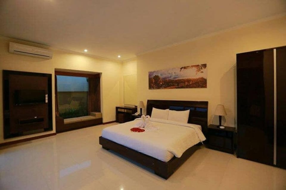 Amazing 1BR Private Pool Villa in  Seminyak Bali Villa in Kuta