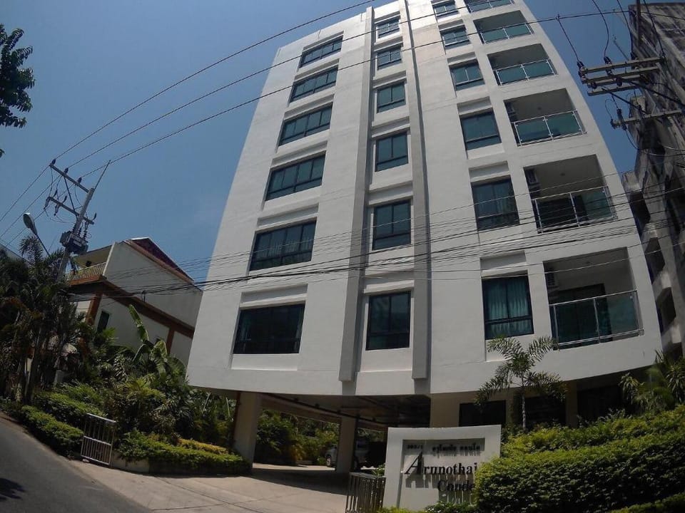 Arunothai Condo Pratamnak6 Studio for rent. Vacation rental in Pattaya City