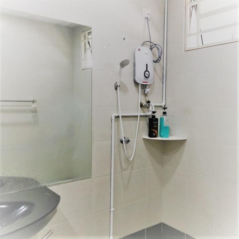 Homes4pax1Room/TV/BBQ/Game/FreeWIFI/FreeCarPark Vacation rental in Penang