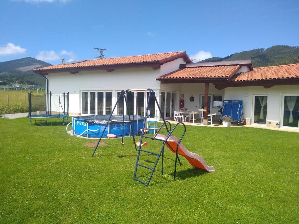 Near San Juan De Gaztelugatxe, Bakio and Bilbao. Vacation rental in Basque Country