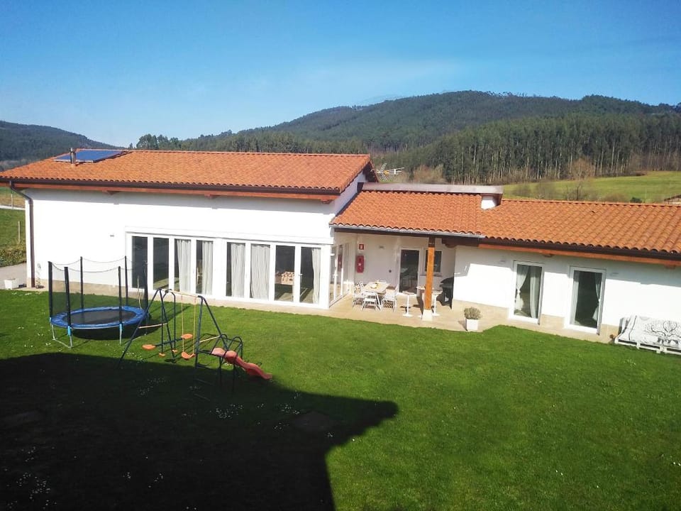 Near San Juan De Gaztelugatxe, Bakio and Bilbao. Vacation rental in Basque Country