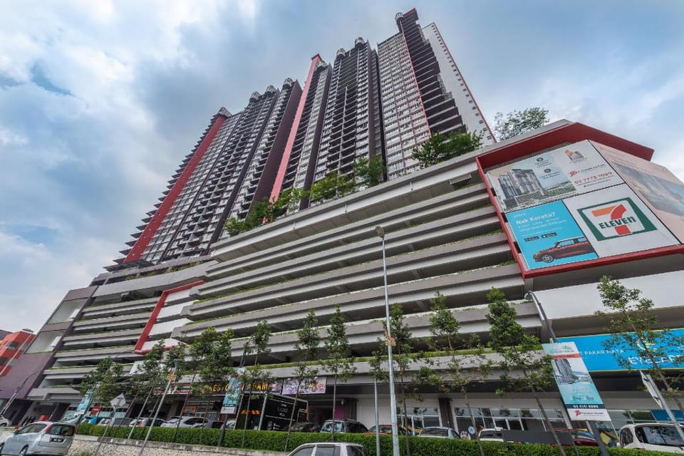 PV21 Setapak/Wangsamaju-Master Room with Bath- 7N Apartment in Federal Territory of Kuala Lumpur