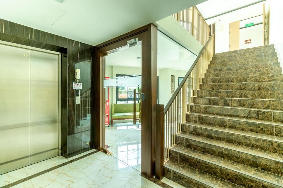 BeWish Residence Bangphlat Apartment in Bangkok