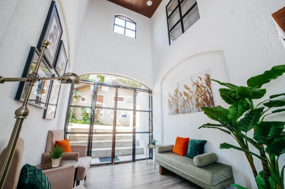 Spacio Caliraya Bed and Breakfast Hotel in Calabarzon