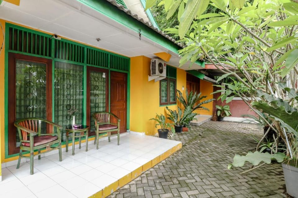 Omah Kemiri 5 Yogyakarta Hotel in Special Region of Yogyakarta