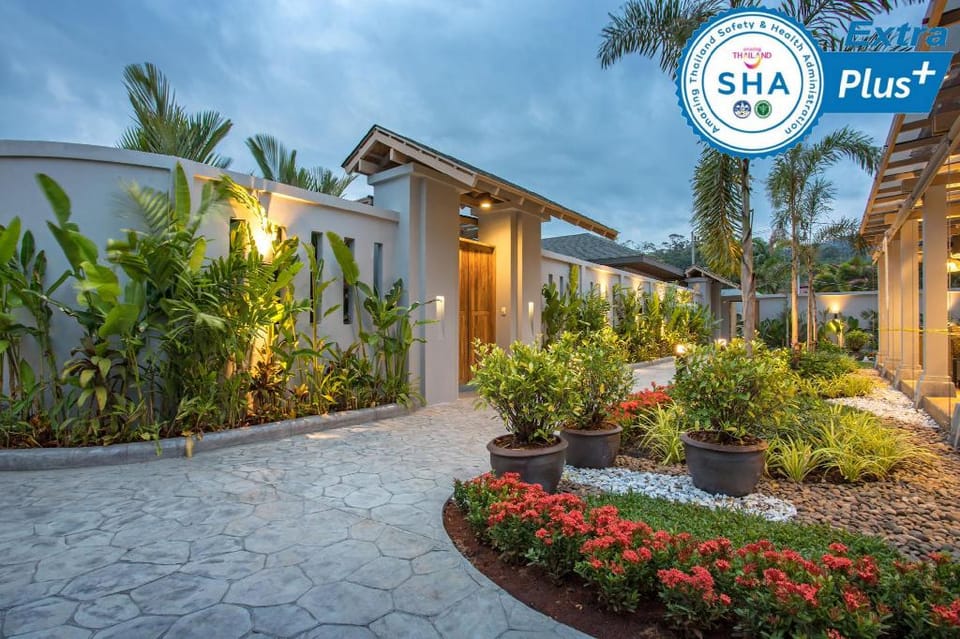 Exquisite 3BR Dalaa Pool Villa 8 Villa in Kamala
