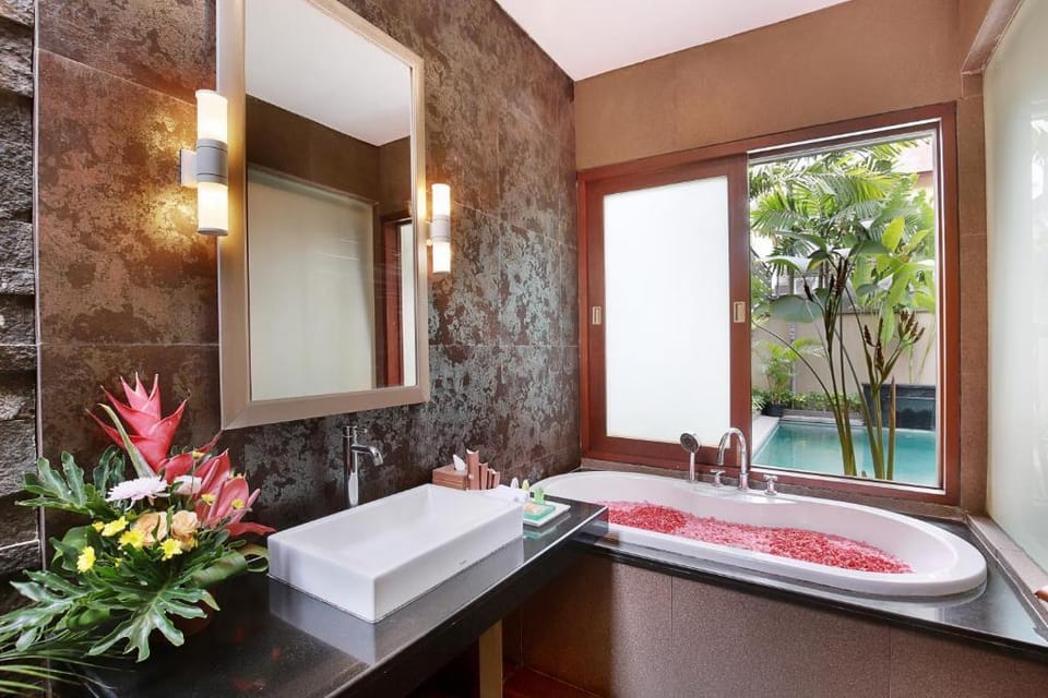 Gorgeous 1 BR Private Pool Villa #L202 Villa in Kuta