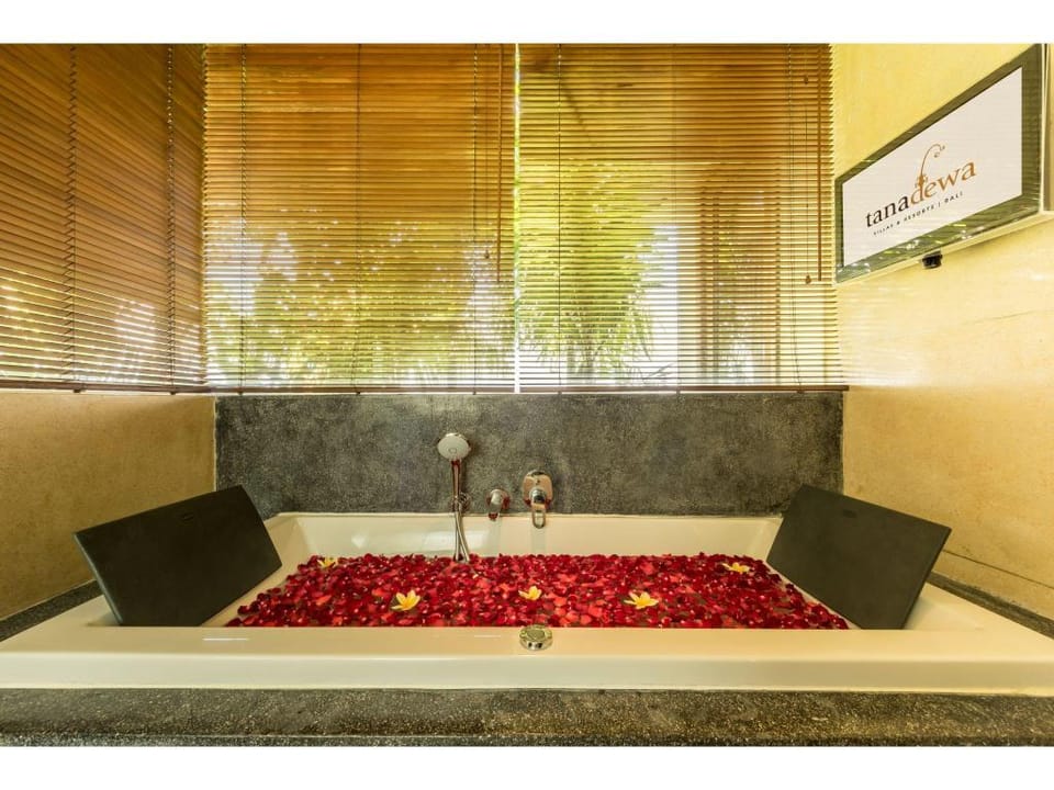Stunning 2 BR Pool Villa #Z172 Villa in Kuta Selatan