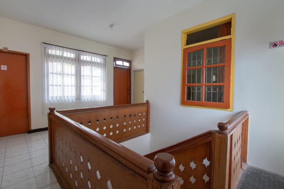 SPOT ON 3218 Bee Palm Family Syariah Hotel in East Java