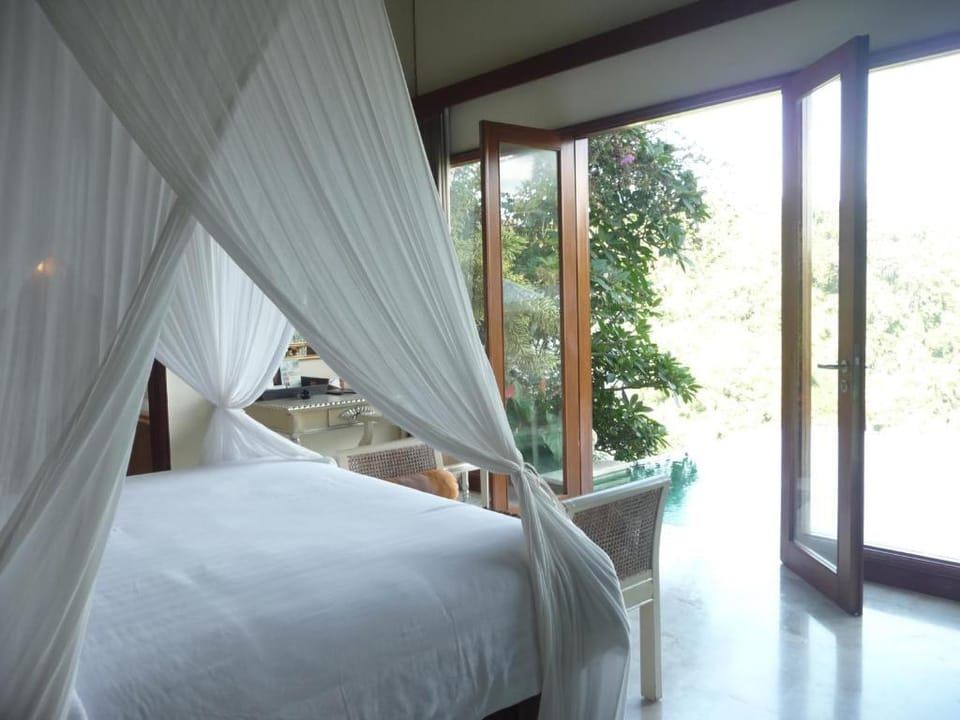 Cozy 1 BR Private Pool Villa #L205 Villa in Payangan