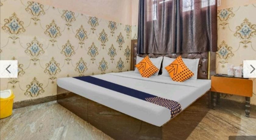 HOTEL RAJ MAHAL Bed and Breakfast in Ludhiana