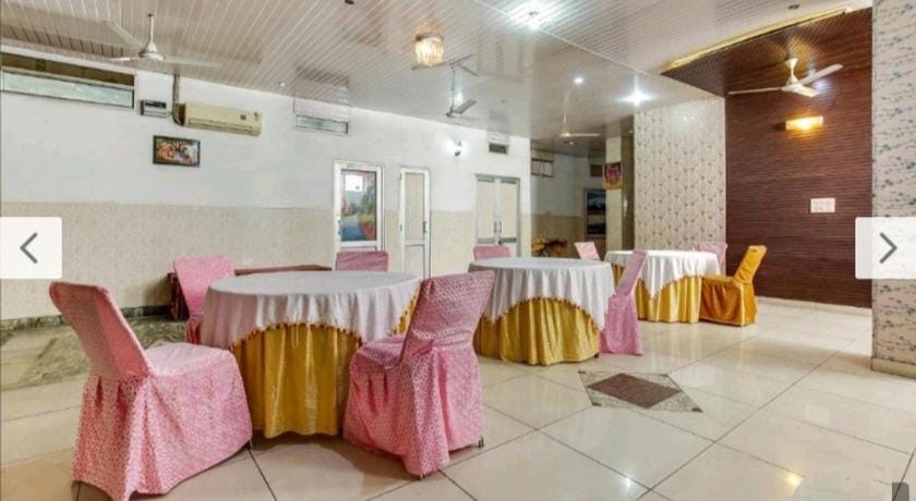 HOTEL RAJ MAHAL Bed and Breakfast in Ludhiana