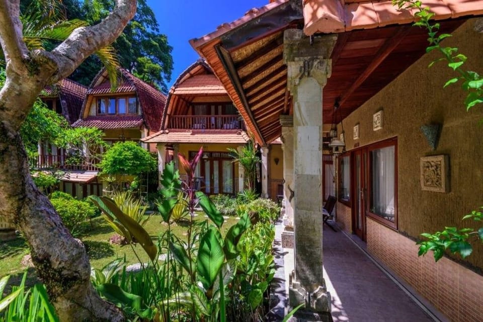 Entire 6 BR Private Pool Villa #L201 Villa in Sukawati