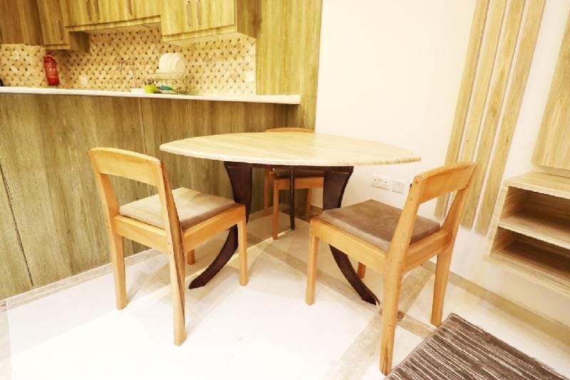 LOVELY & STYLISH ONE BEDROOM APARTMENT with 2 BEDS Apartment in Dubai