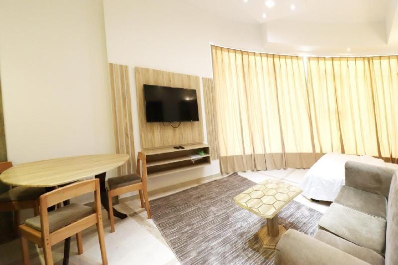LOVELY & STYLISH ONE BEDROOM APARTMENT with 2 BEDS Apartment in Dubai