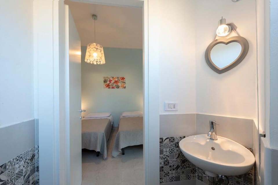 City Center, 3bdrs & 3 bathrooms, Walk to Ortigia Apartment in Syracuse