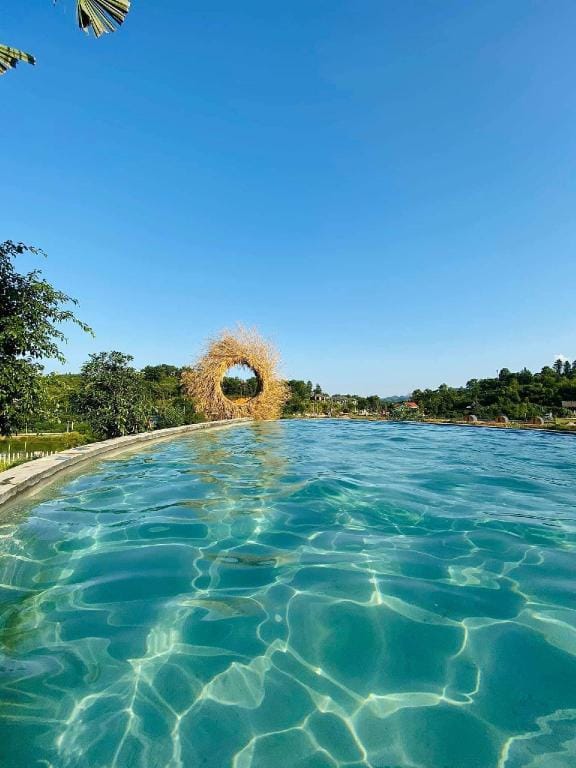 Biet thu ven ho, be boi panorama tam nhin dep Villa in Laos